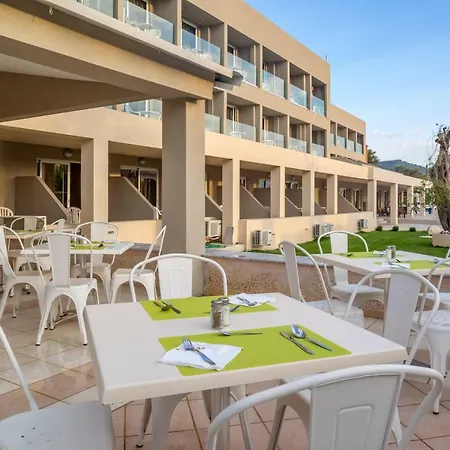 Cnic Gemini Hotel Mesongí
